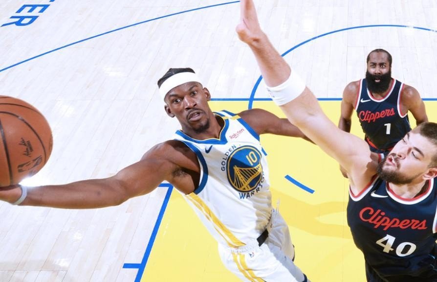 开云入口-巴特勒意外战胜塞尔维亚队，最后时刻胜出引爆全场！(塞尔维亚近十场战绩)