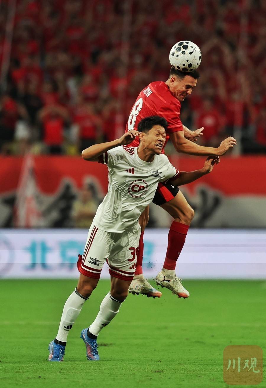 开云体育-里程碑夜成都蓉城单刀错失；意大利杯清晨刷纪录；震撼外界；资深球员宣示担当的简单介绍