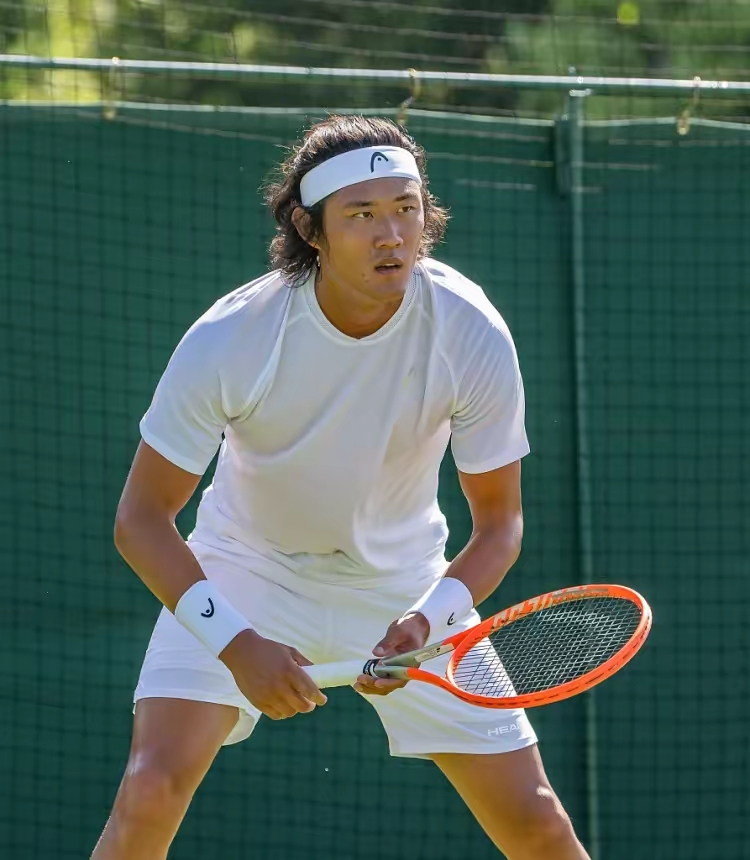 包含Doinb在加拿大队比赛中大比分领先明尼苏达森林狼赛后遗憾出局，现场解说直呼：加时末段马赛调整名单以备社区盾的词条